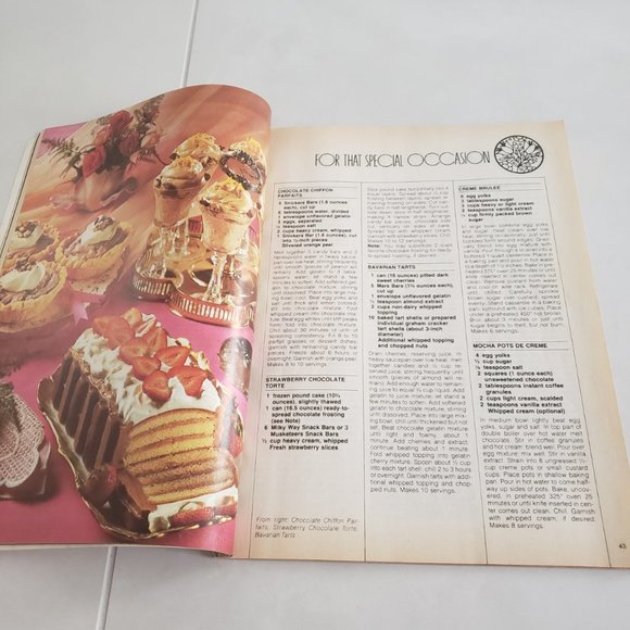 Woman's Day Dessert Lover's Cookbook Number 1 Single Issue - Picture 2 of 3